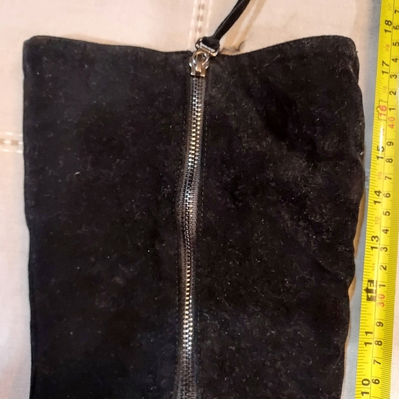 Black Knee high boots. 7.5 us/38eur - Picture 8 of 8